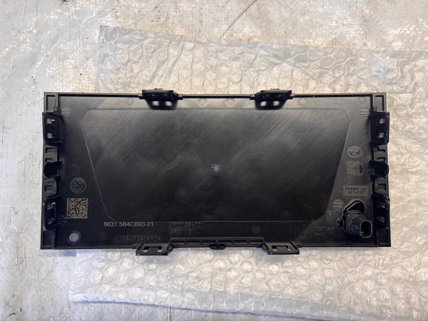 НОВ капак за радар BMW