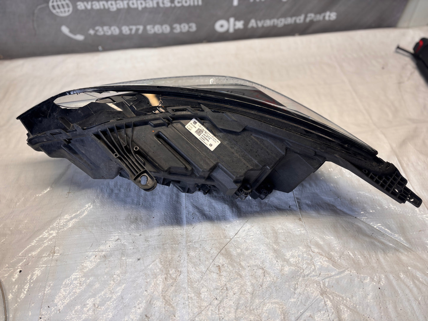 Десен LED фар Opel Astra K