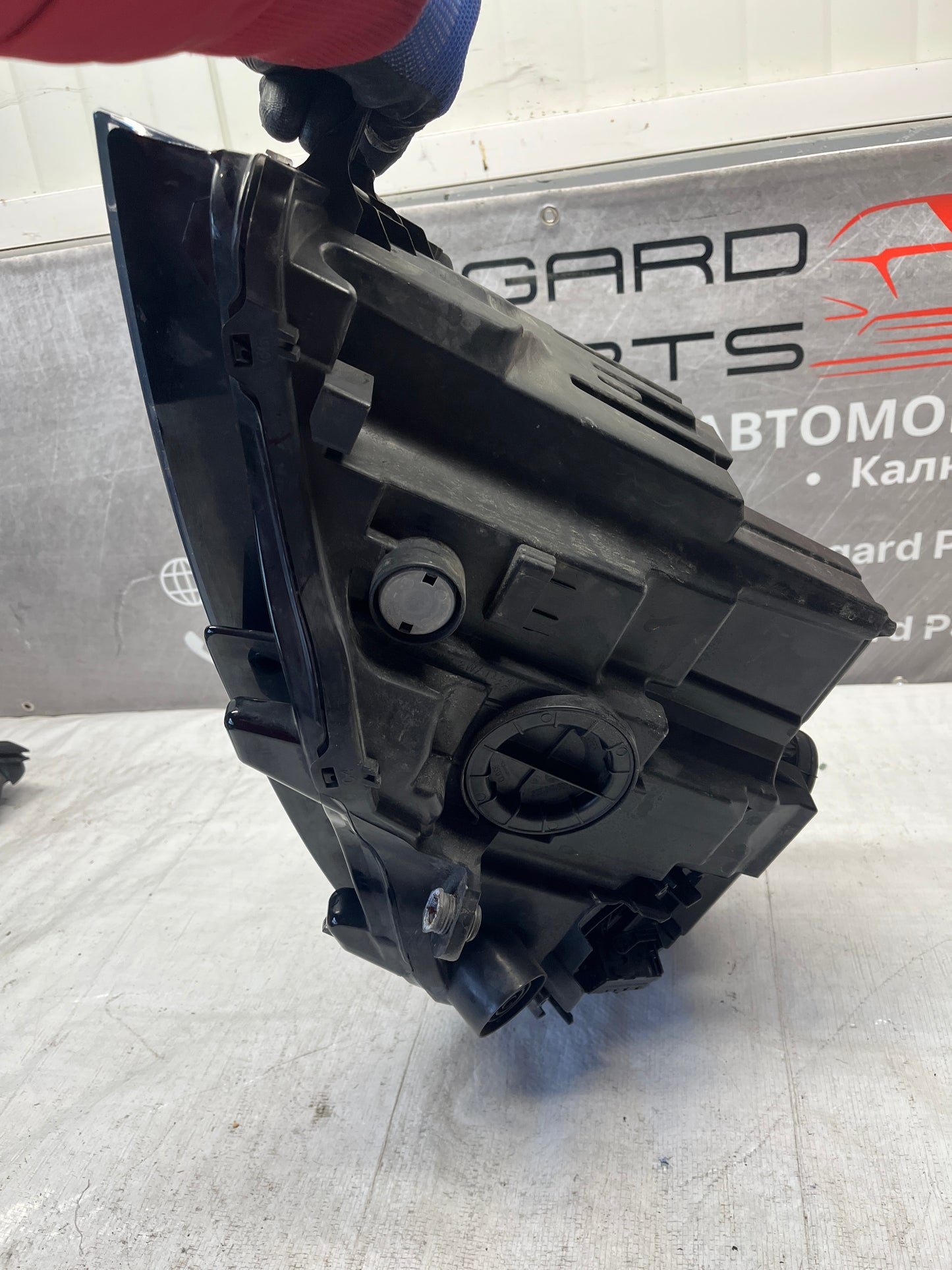 Фар Volkswagen T6