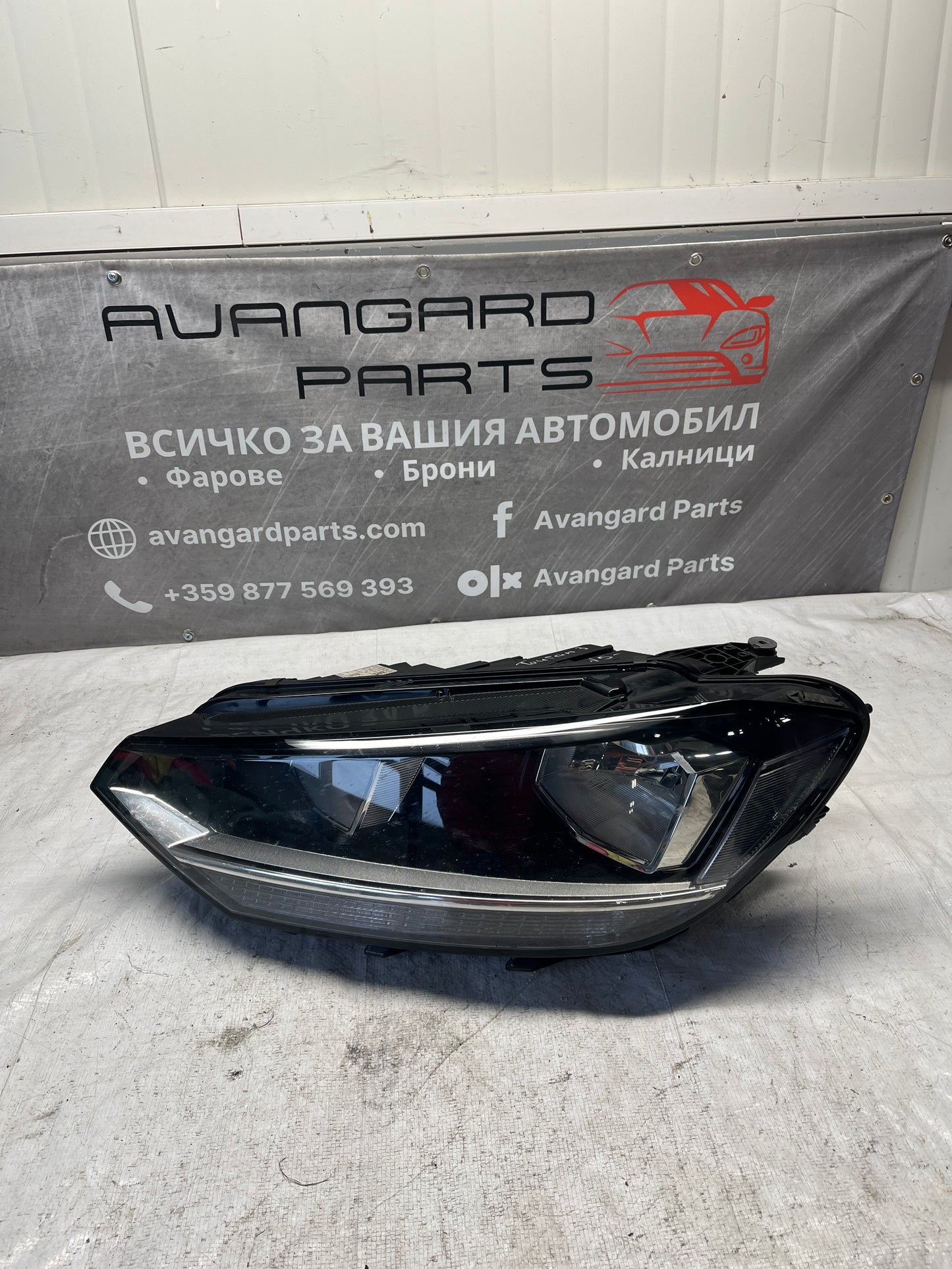 Фар Volkswagen Touran 15-