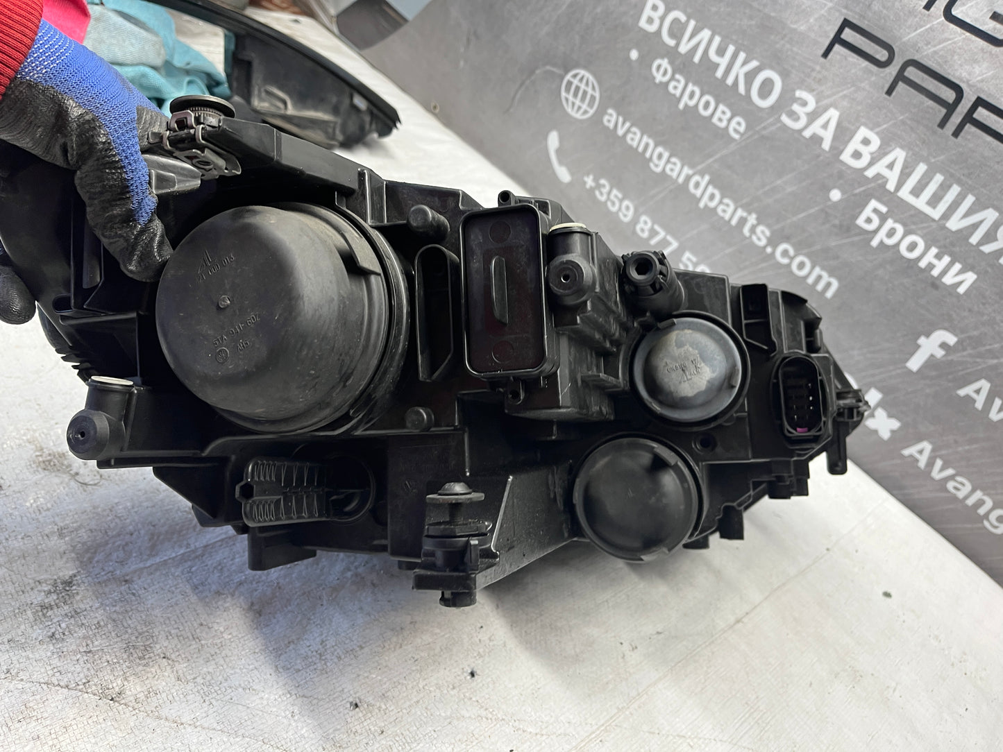 Фар Volkswagen Touran 15-