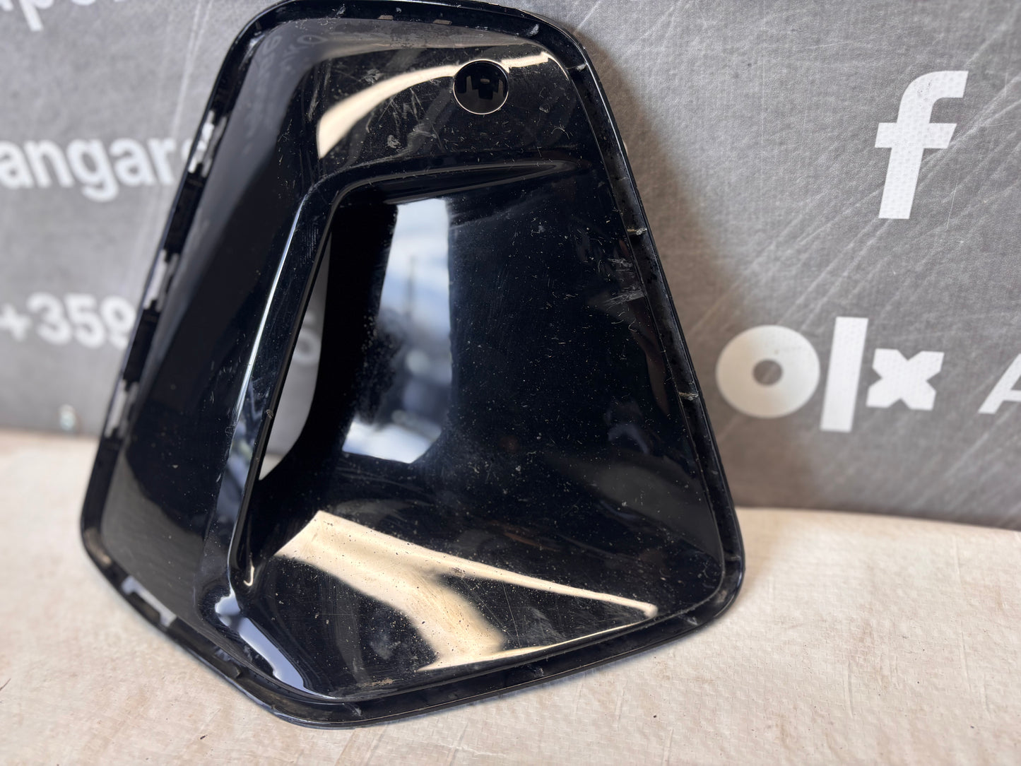 Десен въздоховод за броня BMW G60