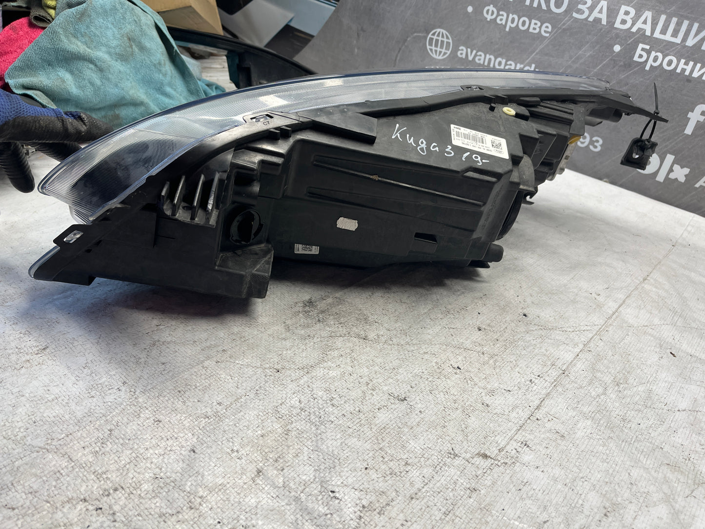 Фар Ford Kuga 2019-