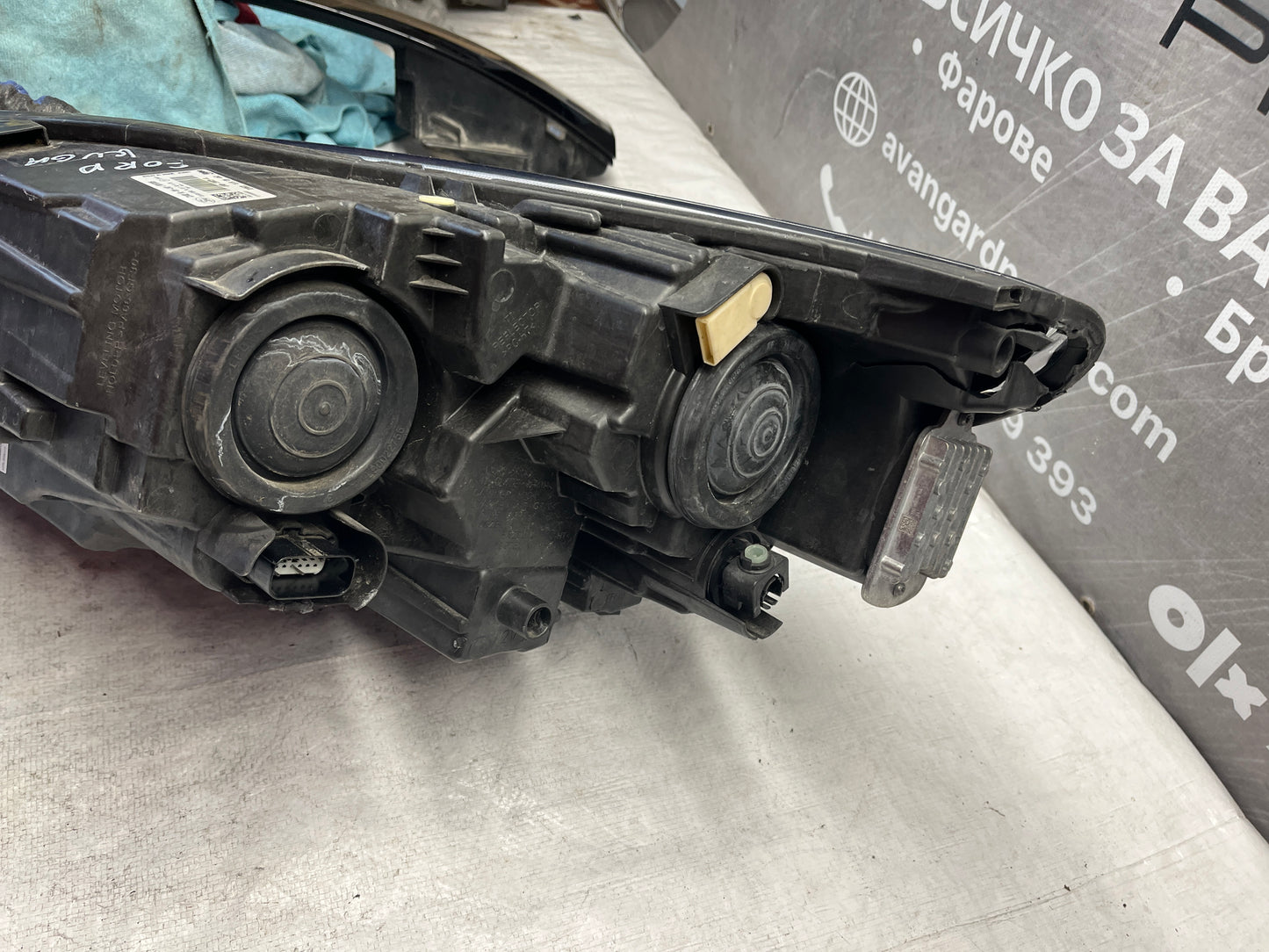 Фар Ford Kuga 2019-