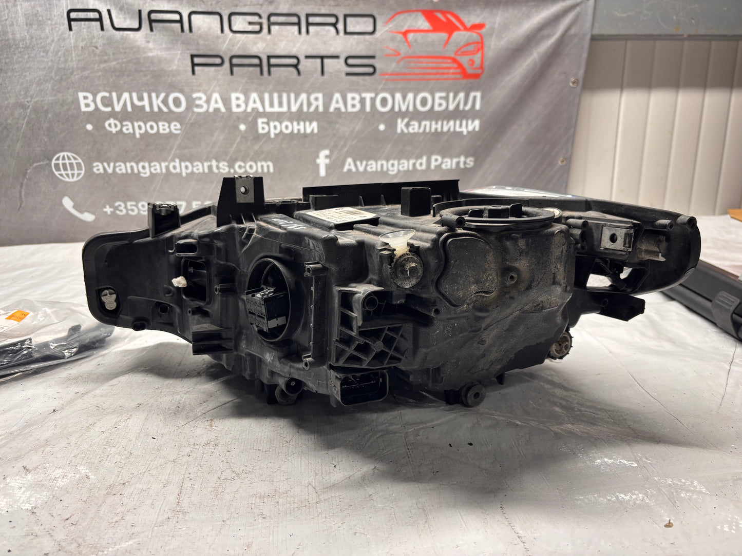 Десен фар BMW 3 F31 / F30 (2015–2019)