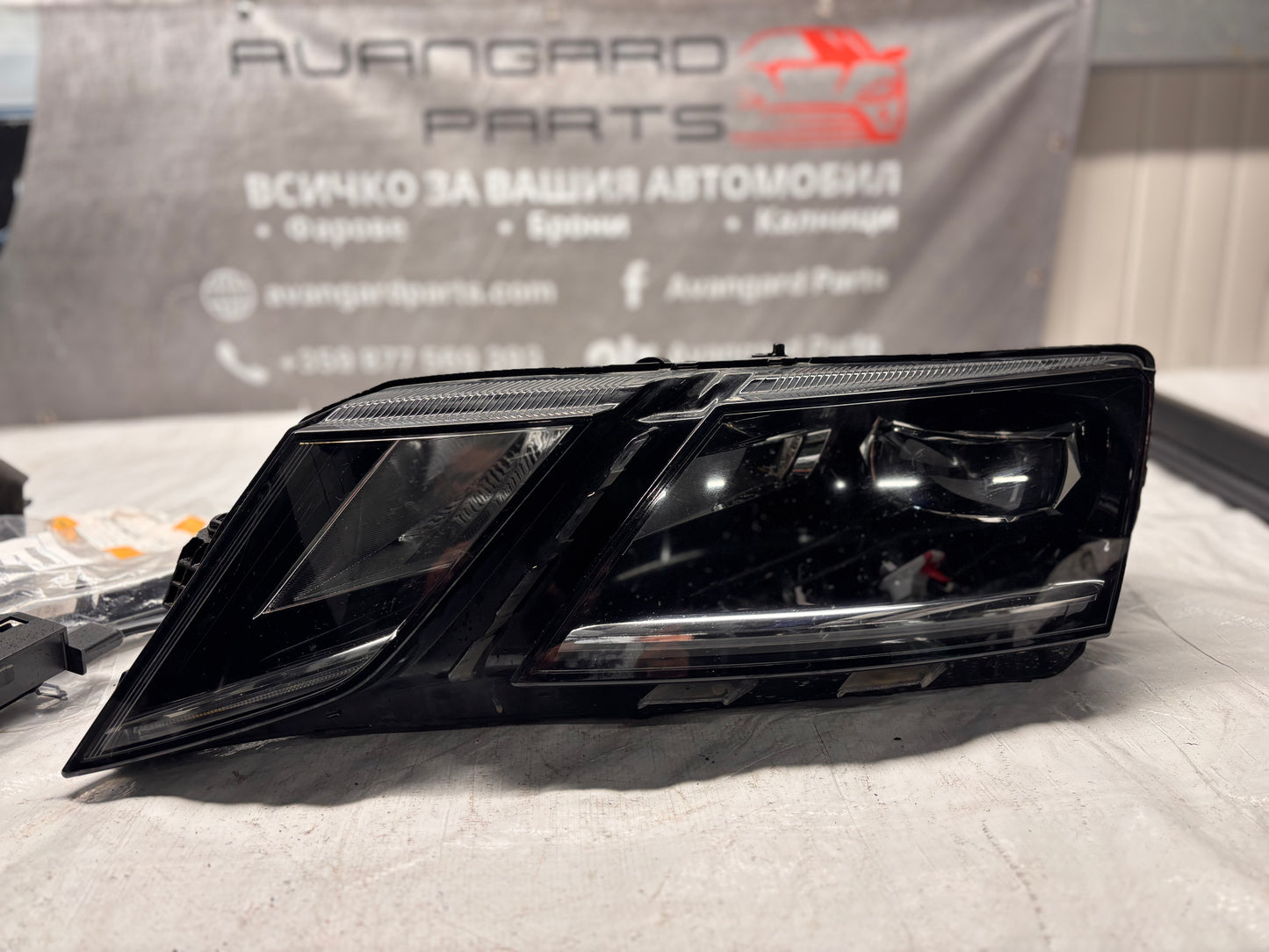 Ляв фар Skoda Octavia 3 FL 17-