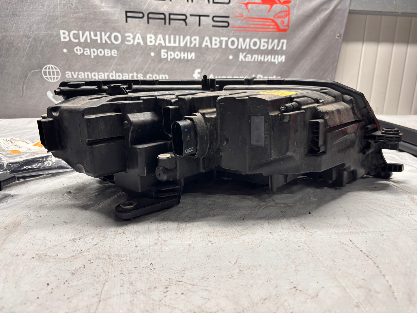 Ляв фар Skoda Octavia 3 FL 17-