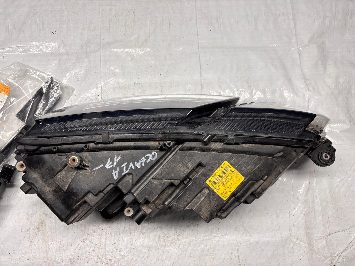 Ляв фар Skoda Octavia 3 FL 17-