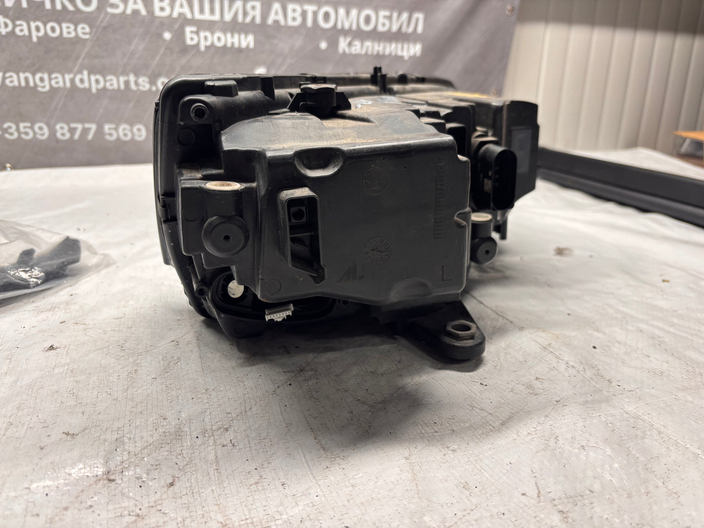 Ляв фар Skoda Octavia 3 FL 17-