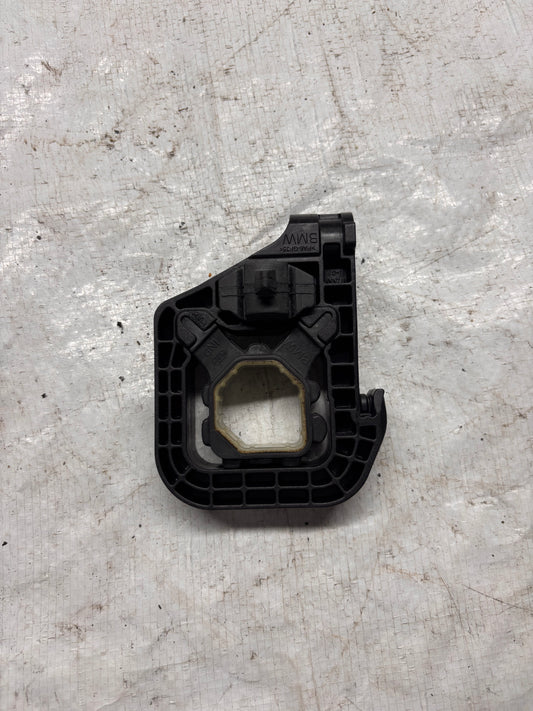 Държач за радиатор BMW G60/61/68/70