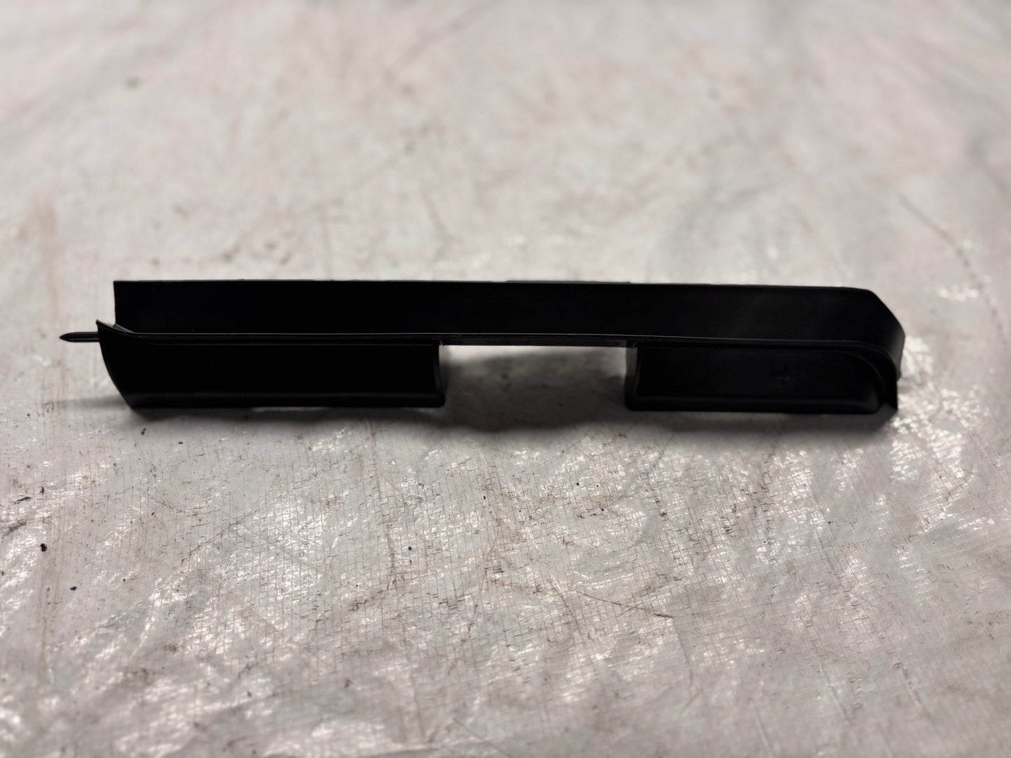 Държач на радиатора BMW G60/61/68/70