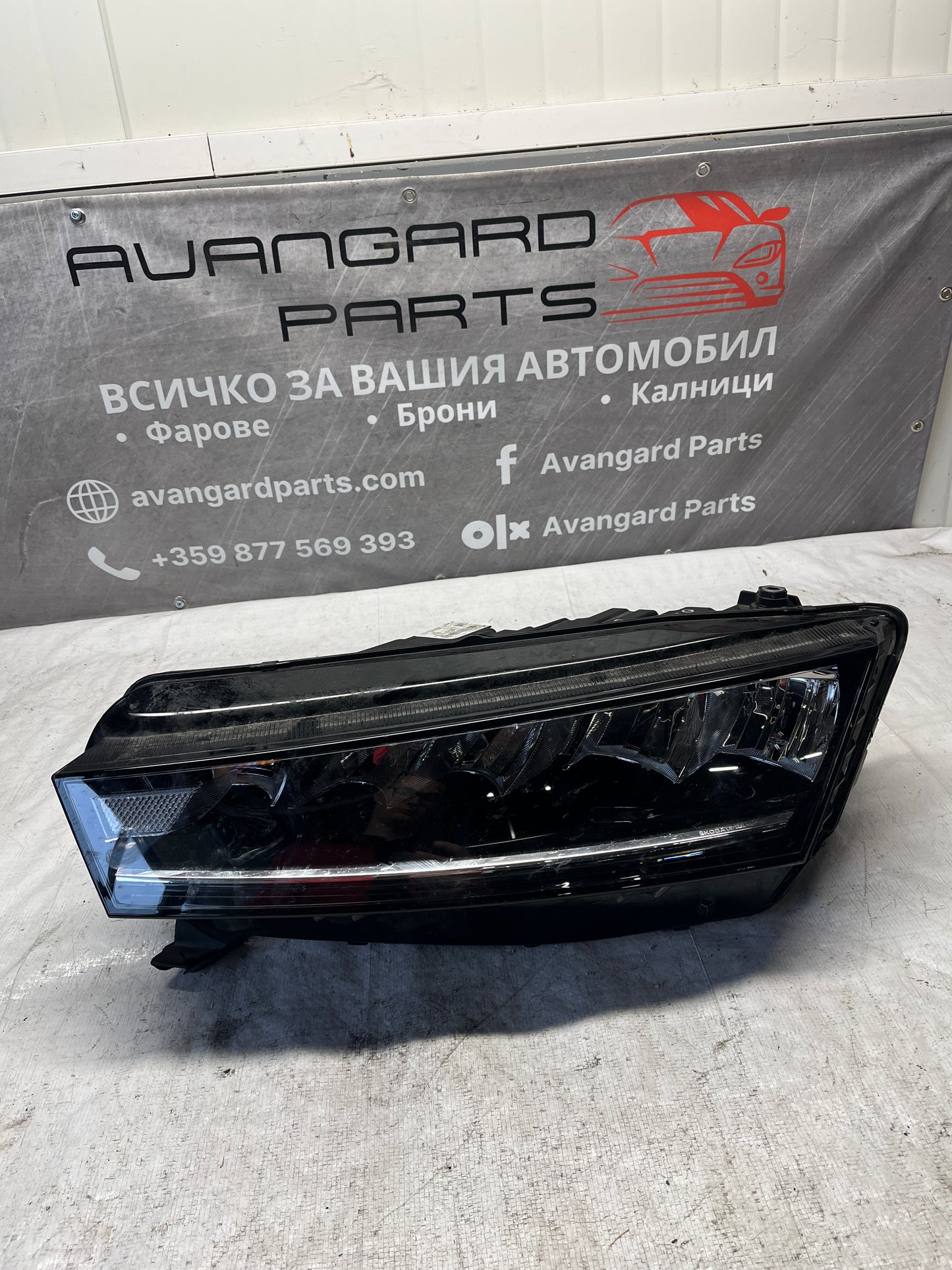 Skoda Octavia 4 ляв фар • 2017–2020