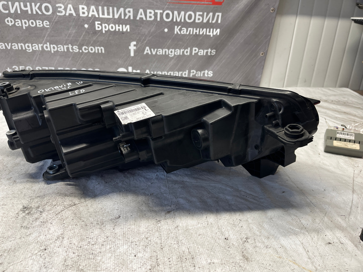 Skoda Octavia 4 ляв фар • 2017–2020