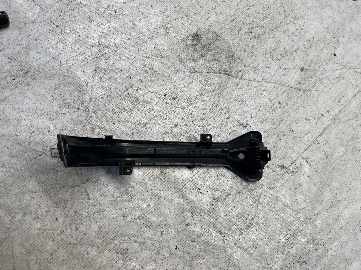 BMW 5 G30 мигач на ляво огледало