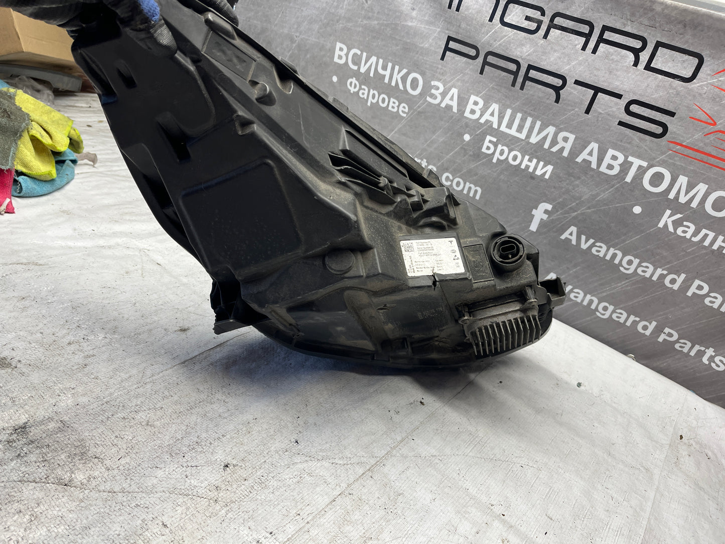 ляв фар Tesla 3/Y 2017-