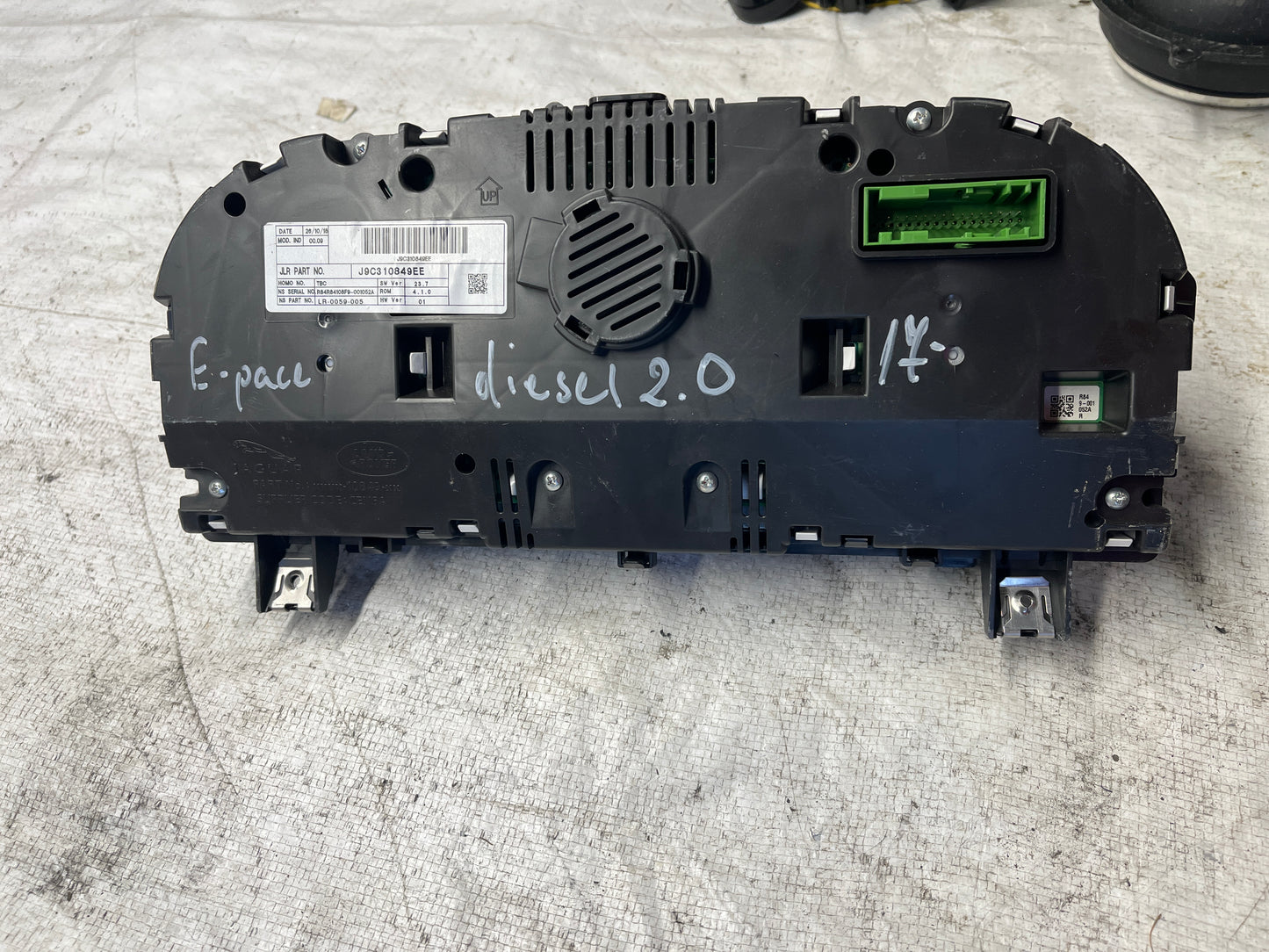 Километраж Jaguar E-pace 2.0D 17-