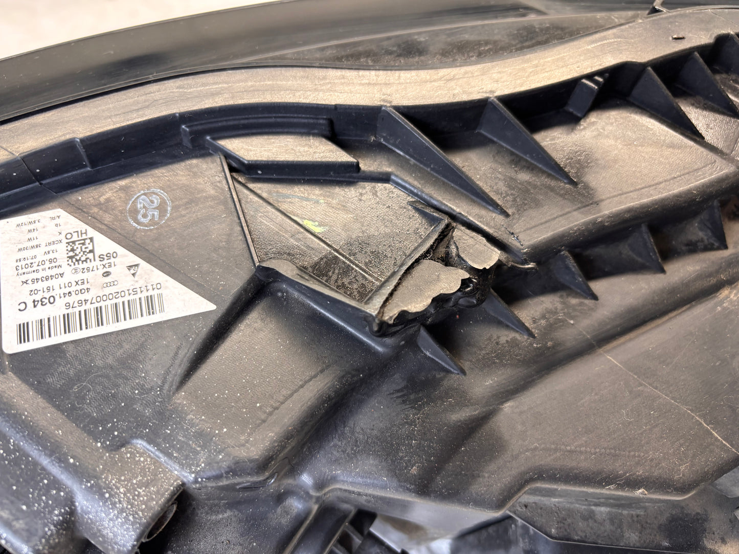 Audi A6 C7 Десен Фар