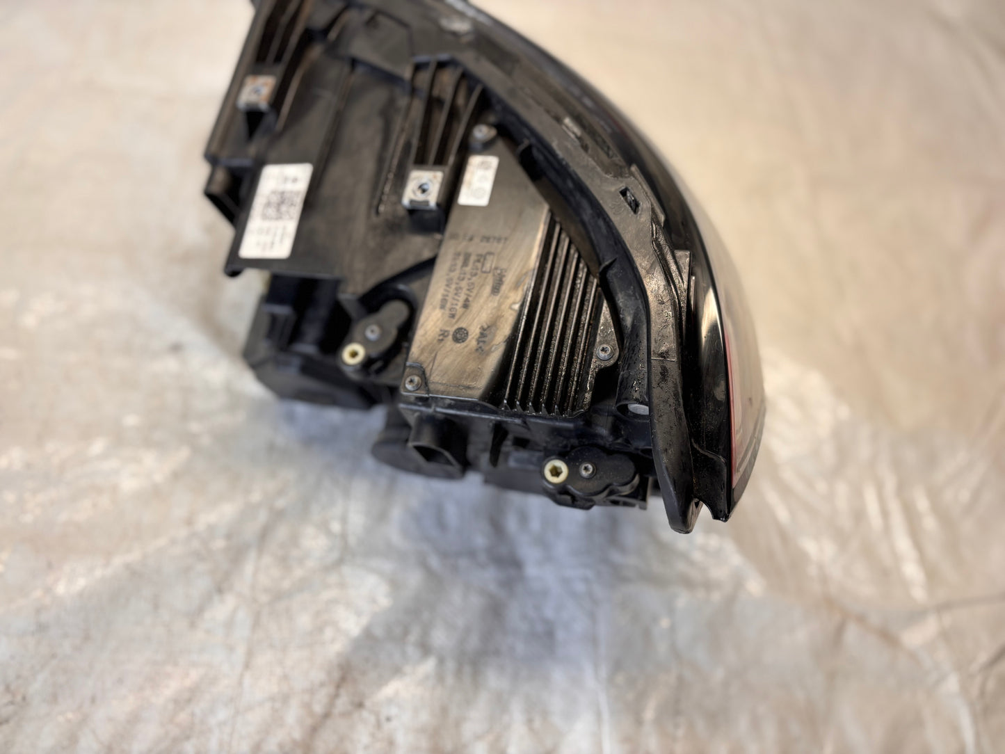 Volkswagen T6 десен фар LED