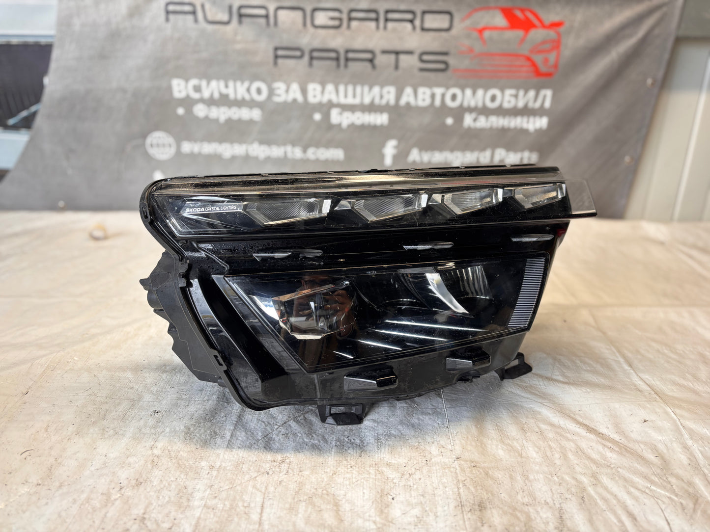 Десен фар SKODA Kamiq LED  2022-