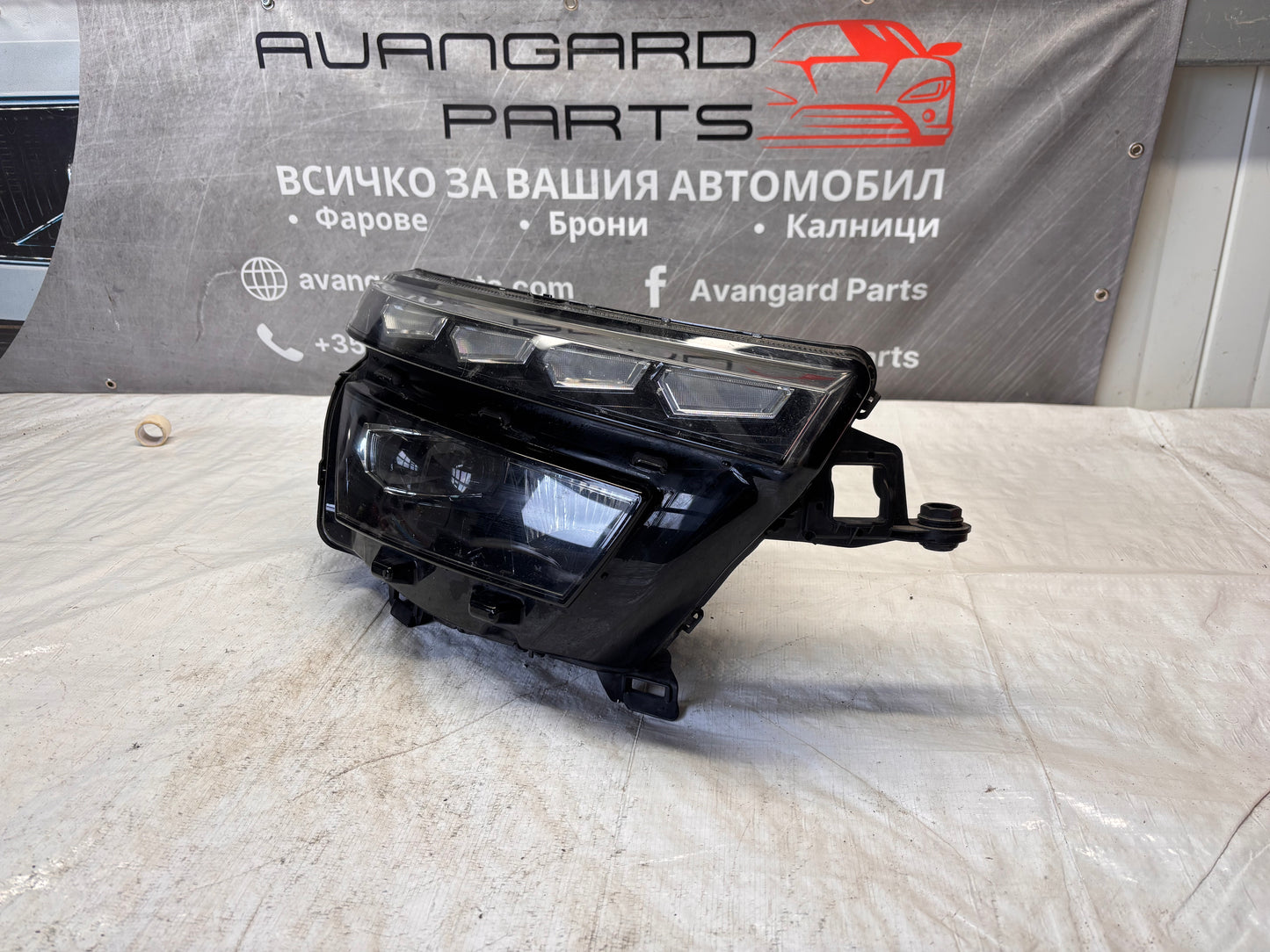 Десен фар SKODA Kamiq LED  2022-