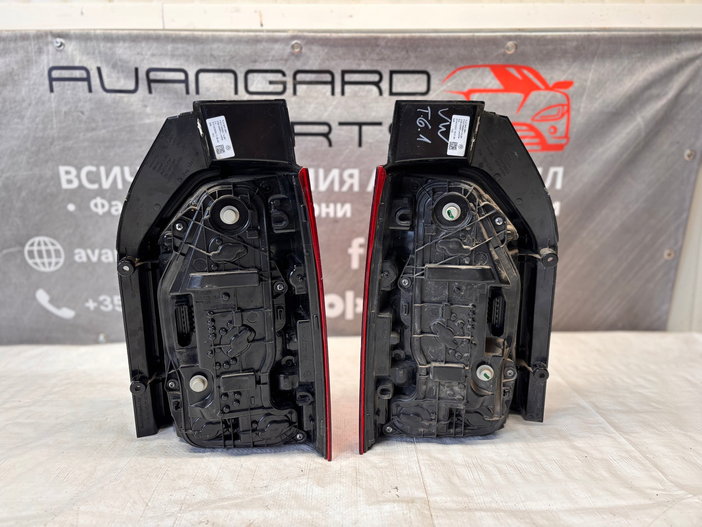 Volkswagen T6.1 стопове – ляв + десен • комплект