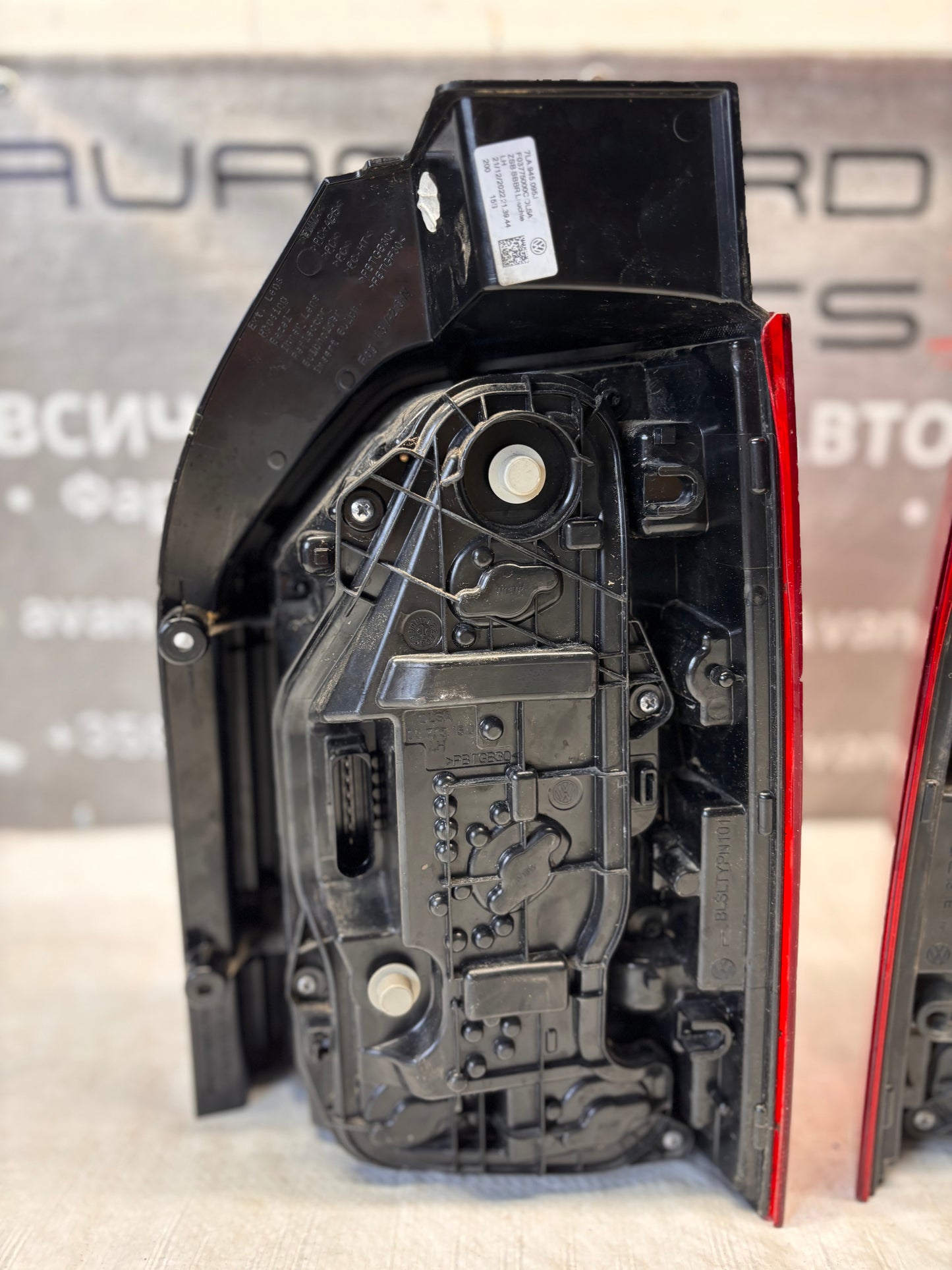 Volkswagen T6.1 стопове – ляв + десен • комплект