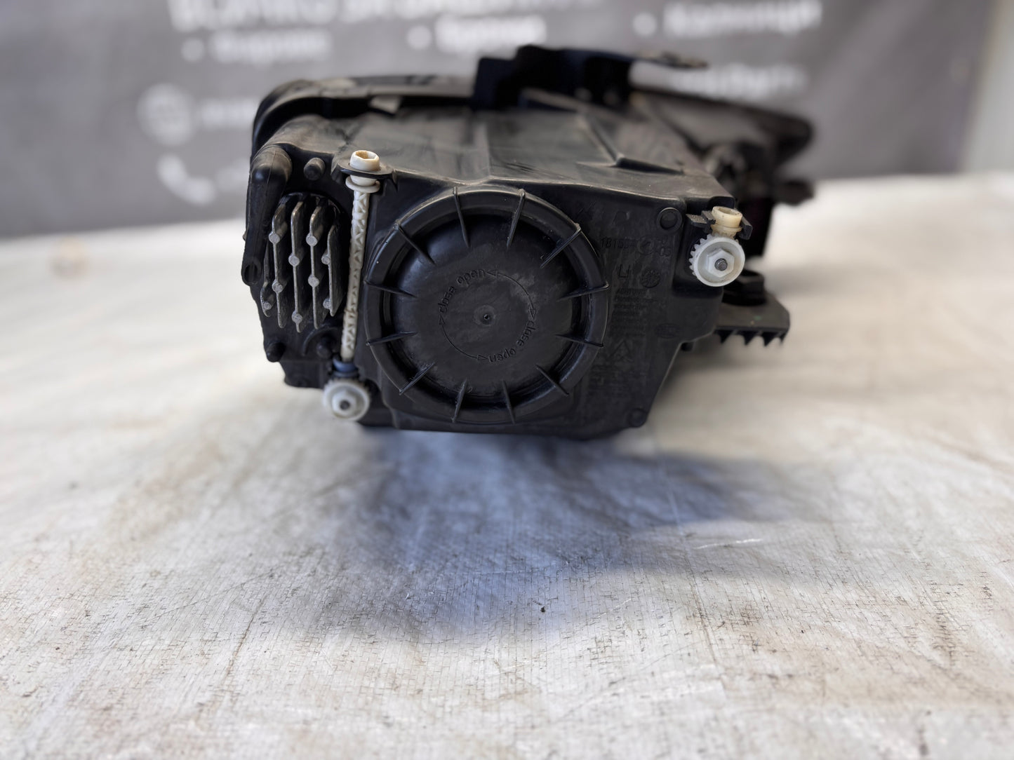 Audi A3 8V ляв фар Bi-Xenon/LED • 2013–2016