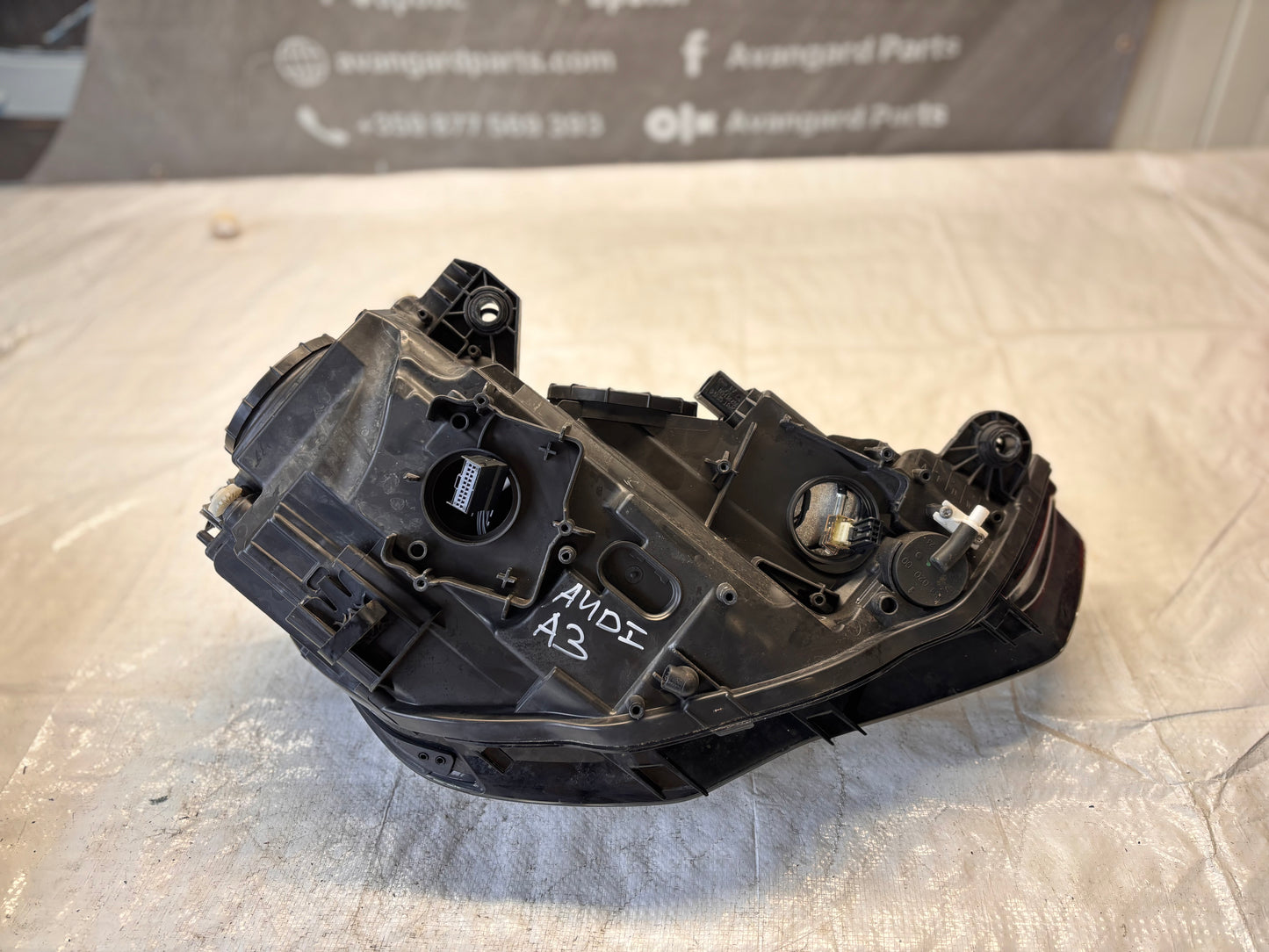 Audi A3 8V ляв фар Bi-Xenon/LED • 2013–2016