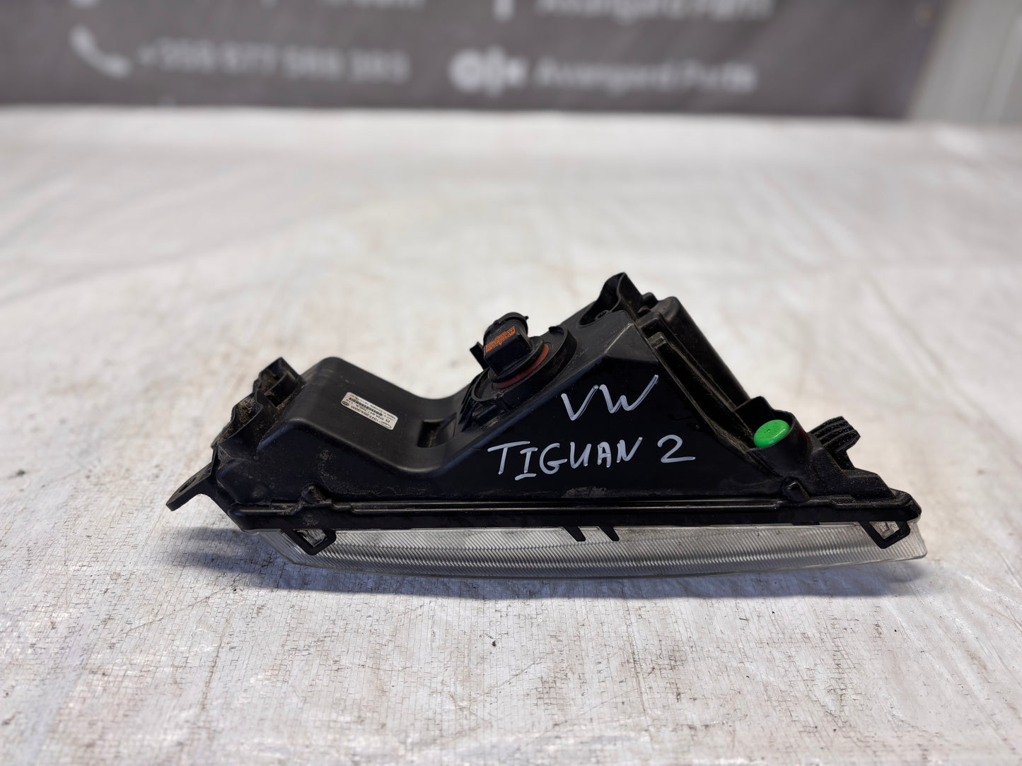 Volkswagen Tiguan 2 Халоген • 2016–2020