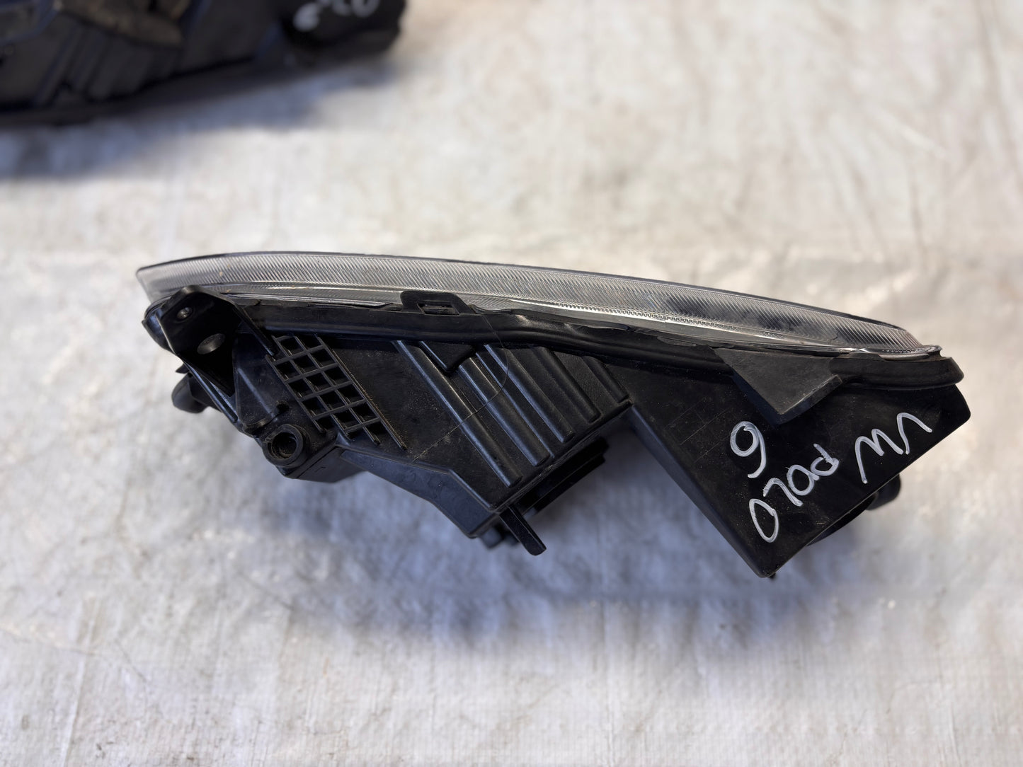 Volkswagen Polo 6 халоген ляв + десен • комплект