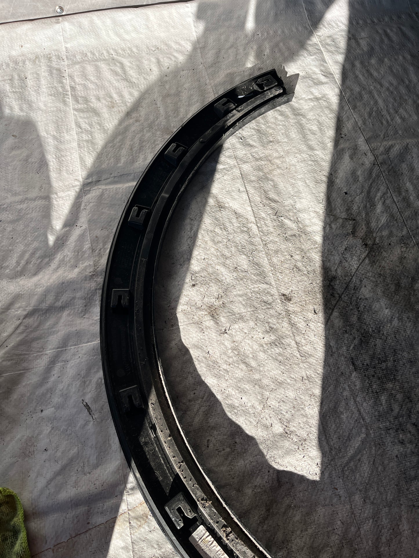 Вежда Cupra Tavascan