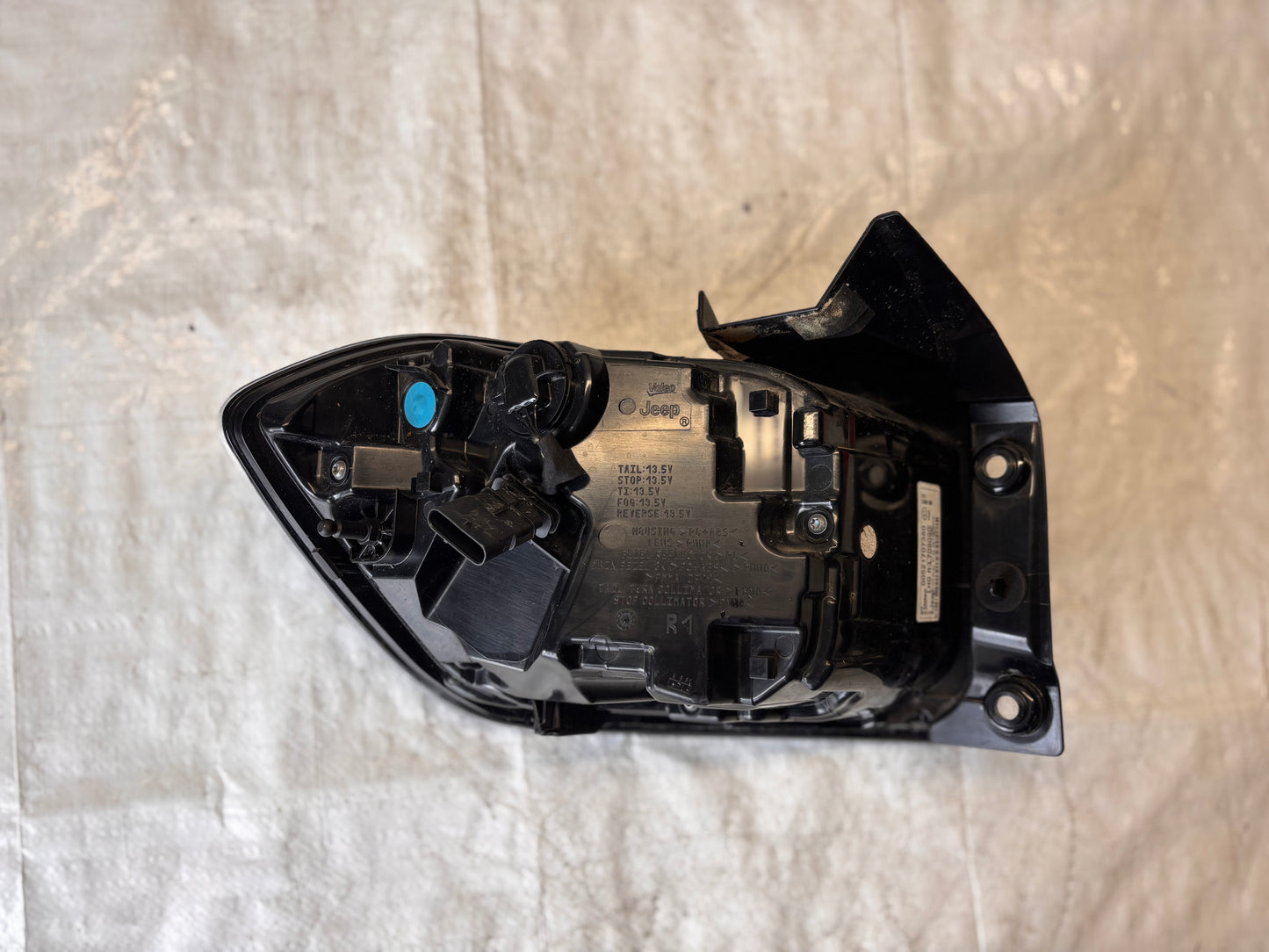 Jeep Avenger десен стоп LED • 2023→