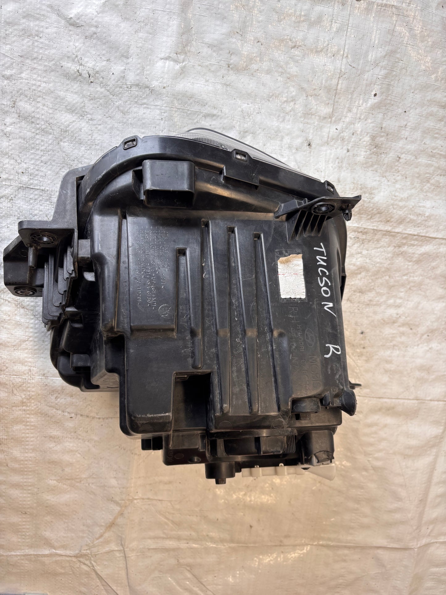 Десен LED фар за Hyundai Tucson