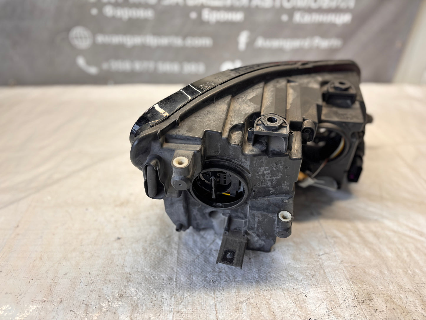 Ляв фар за Volkswagen Touran 2