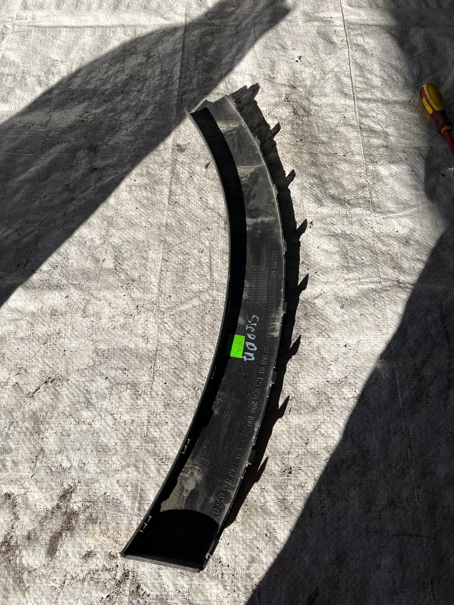 Skoda Elroq вежда предна дясна