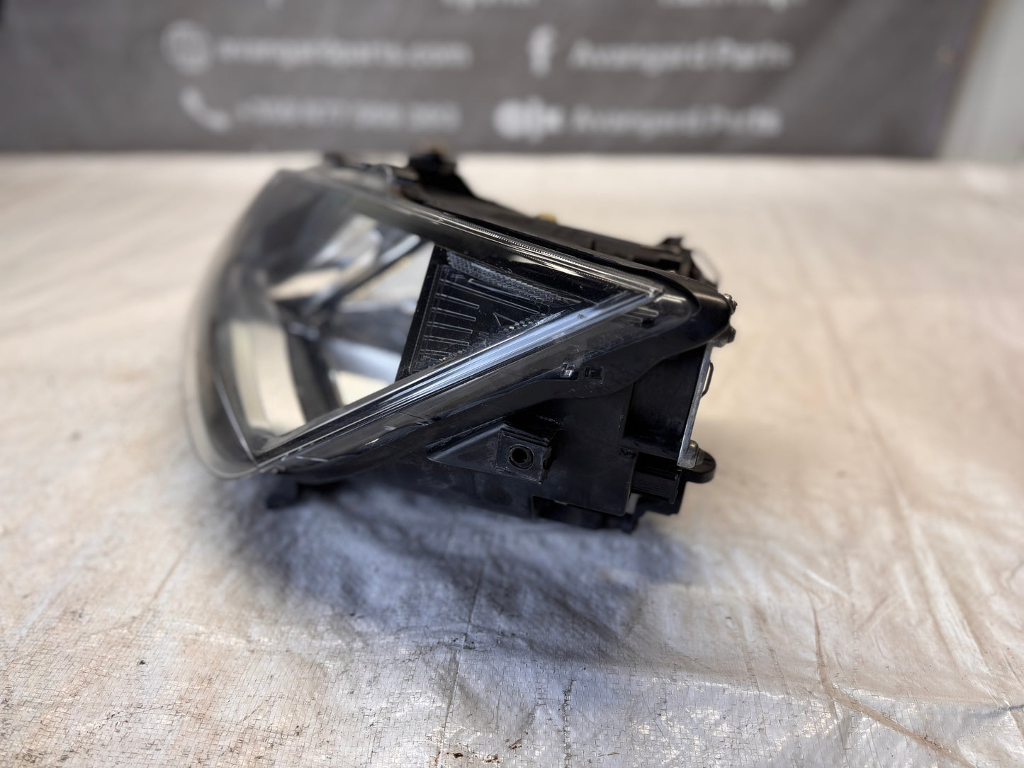 Ляв фар за Seat Leon