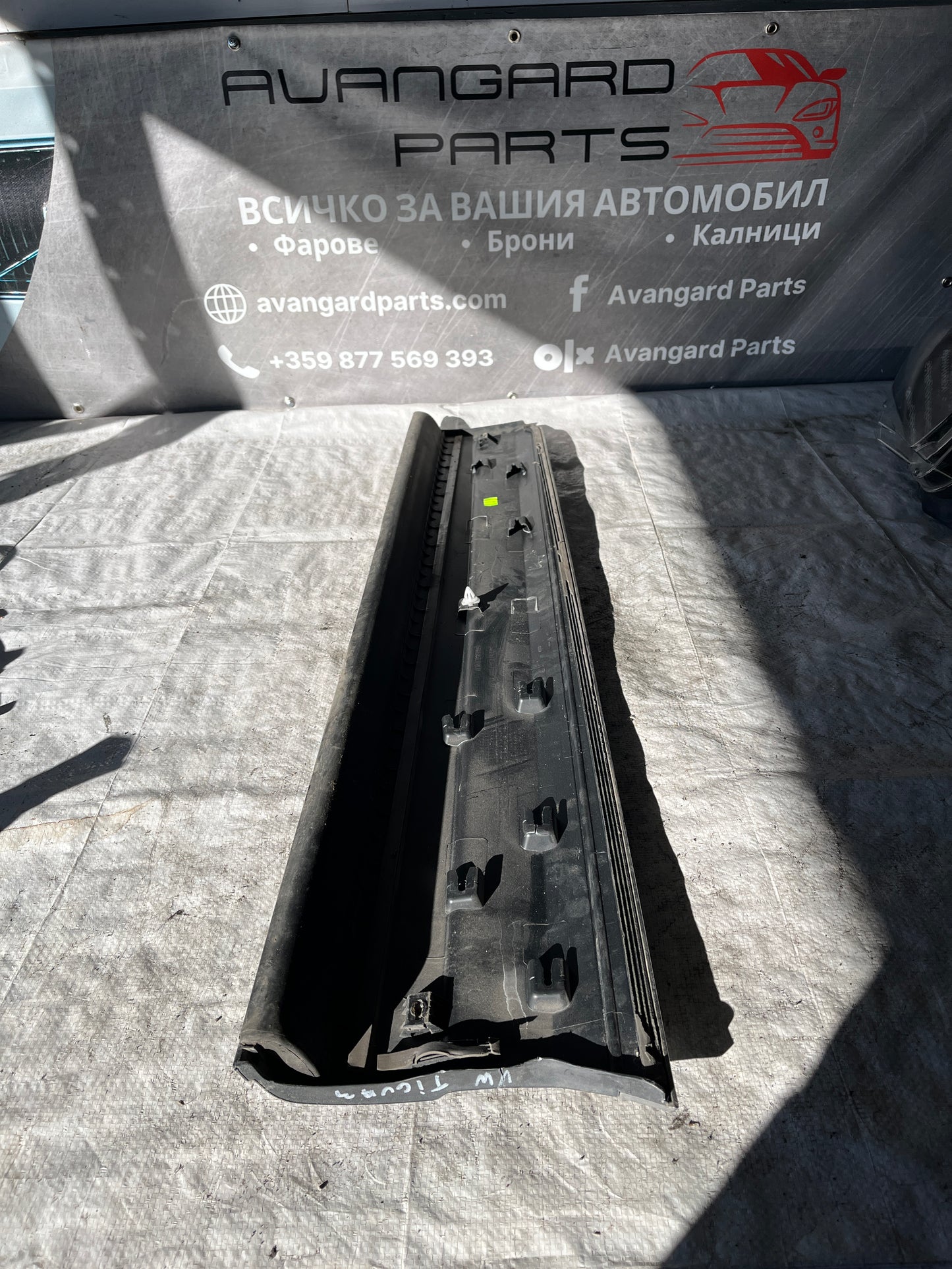 декоративна лайстна на лява врата VW Tiguan 2