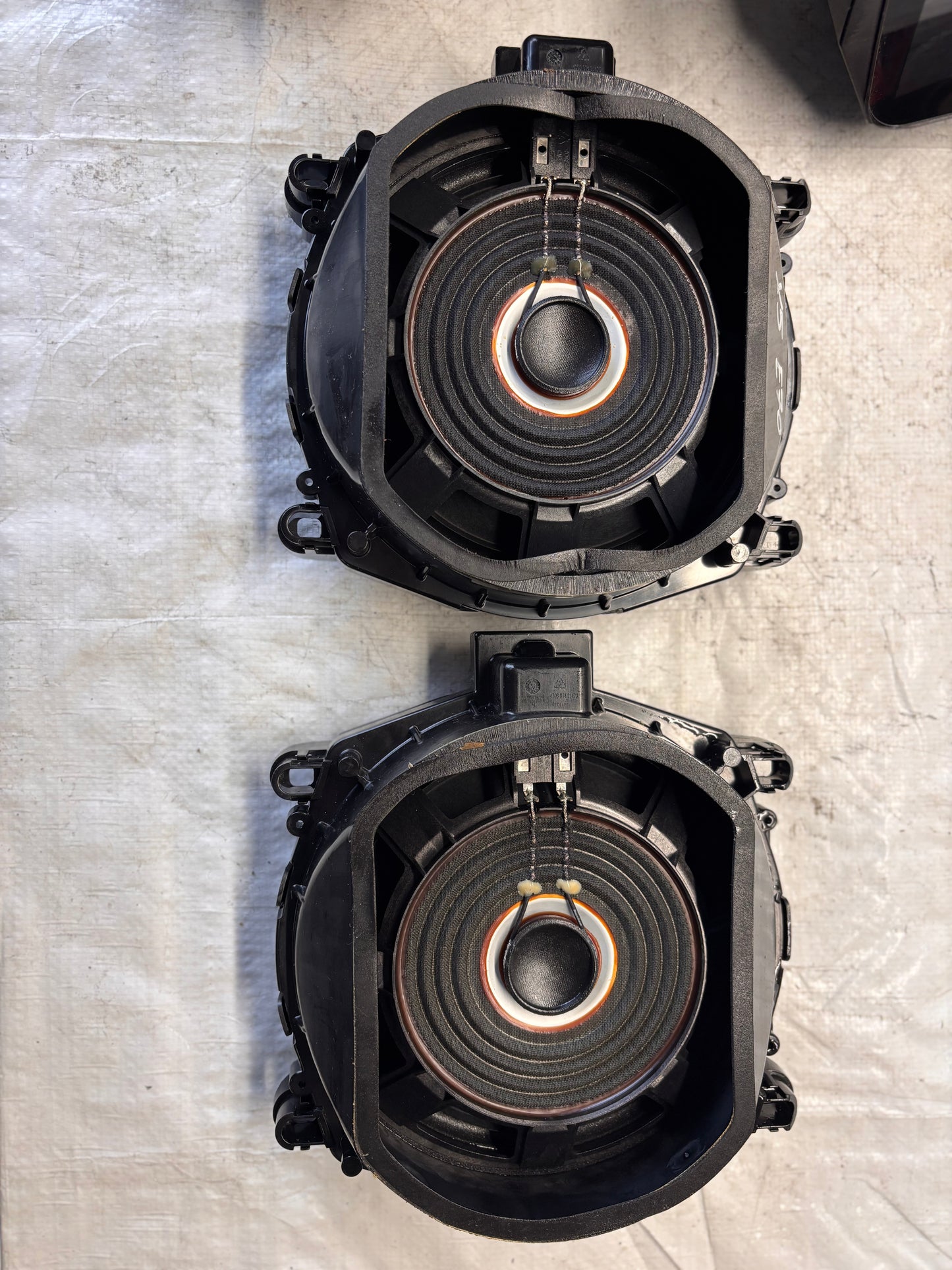 Оригинални бас говорители за BMW X5 (E70)