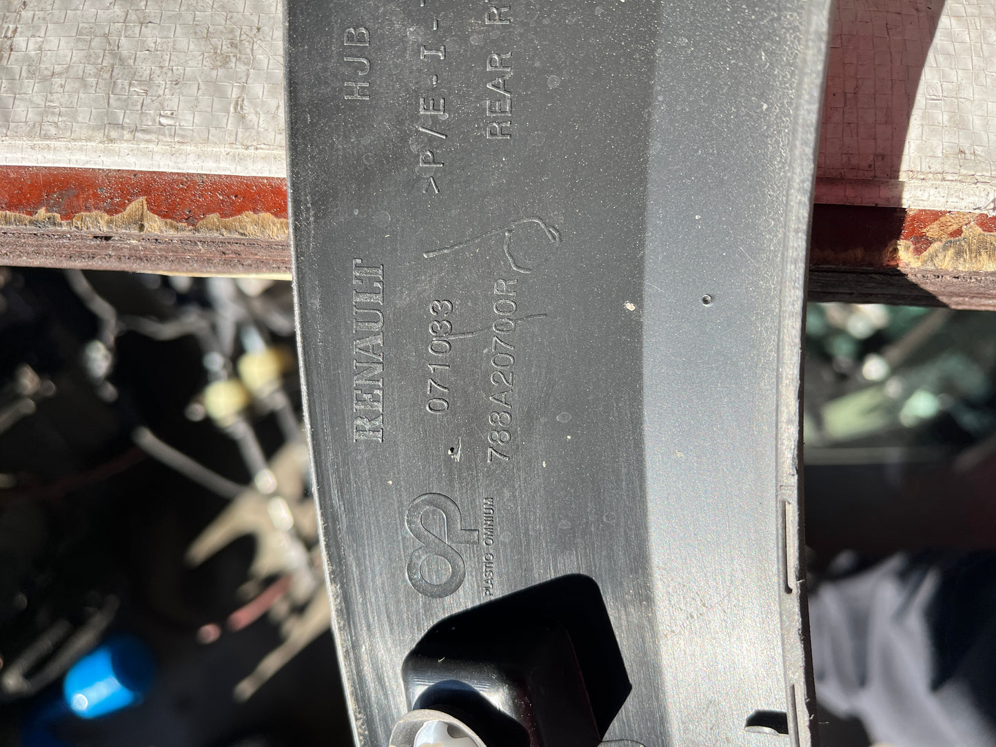 вежда Renault Capture 2019-