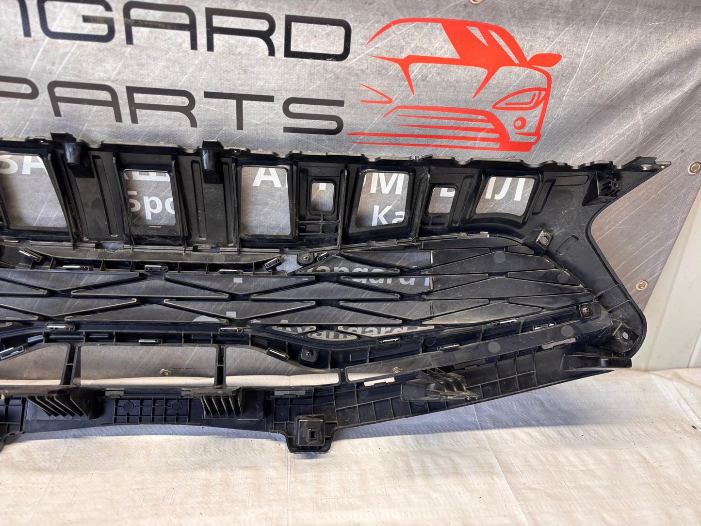 Решетка предна KIA Ceed 3 (CD) • 2018–2021