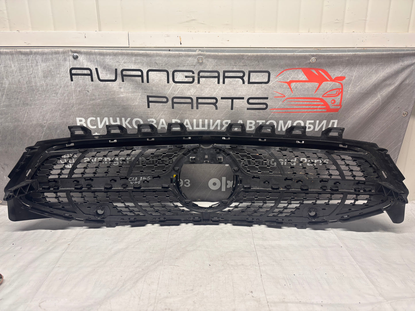 Решетка предна Mercedes CLA AMG