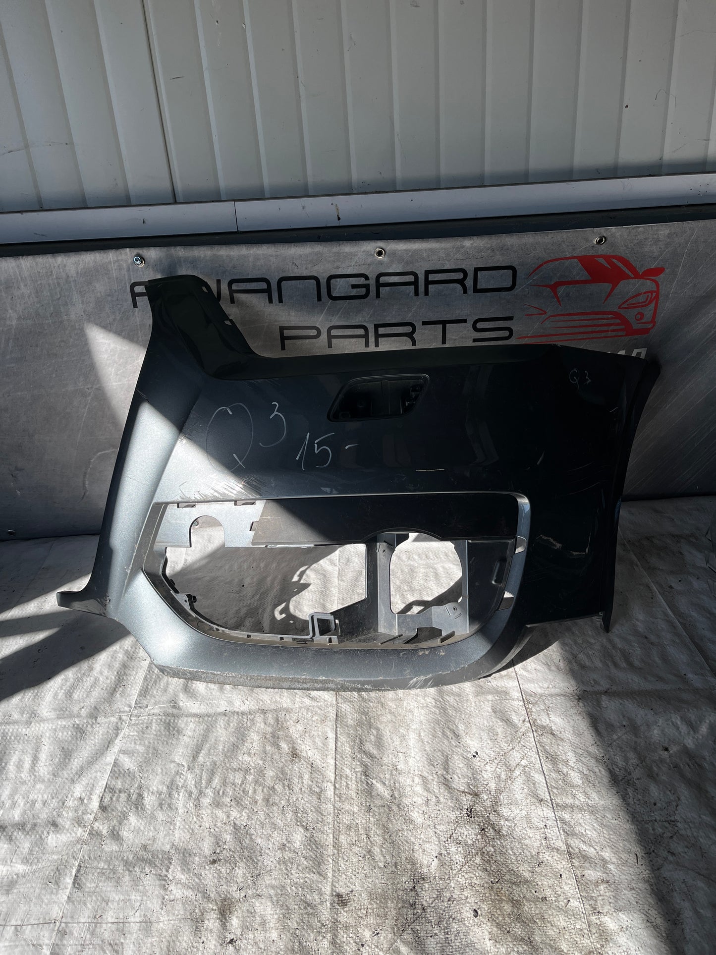 ъгъл за предна броня Audi Q3 (2011-2014)