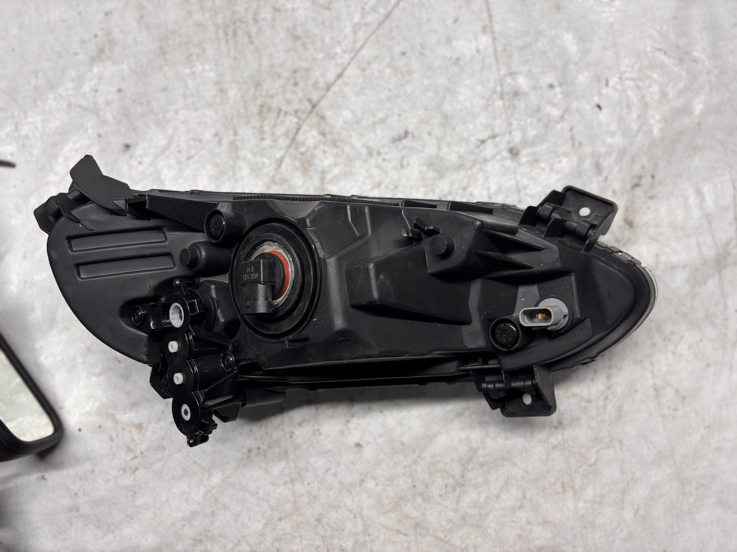 Ляв фар Hyundai Santa Fe • 2013–2015