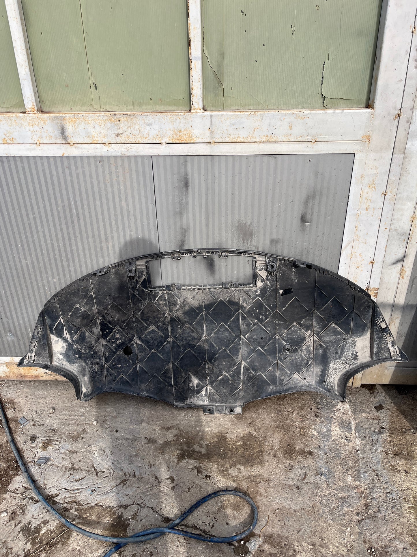 Koра за задна броня Tesl Model 3 17-