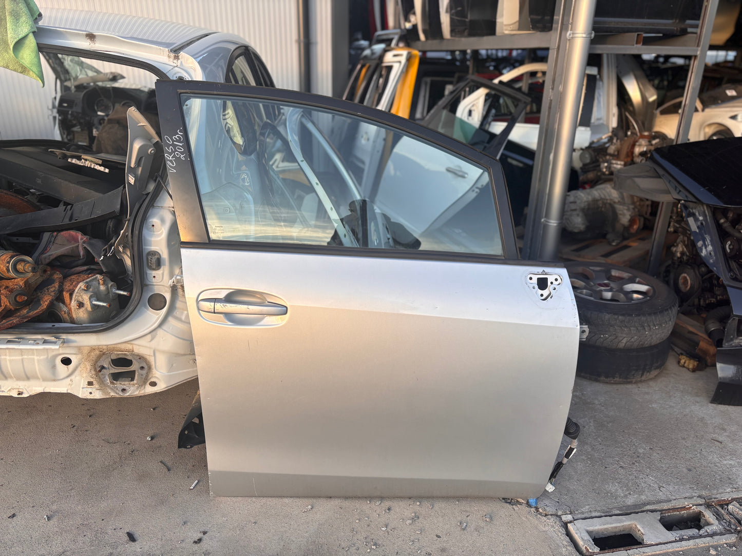 Предна дясна врата • Toyota Verso (2009–2013)