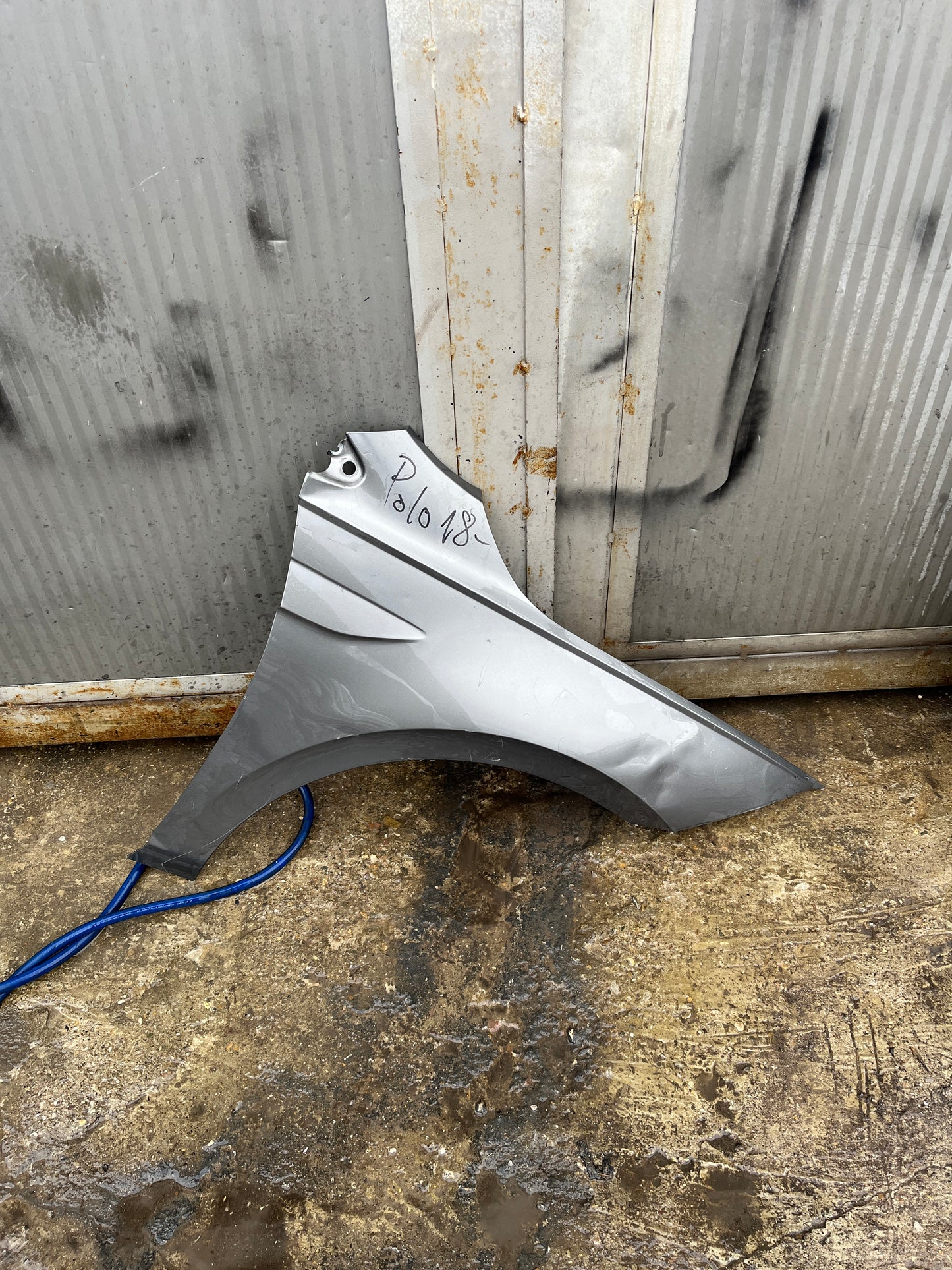 калник Volkswagen Polo 6 2017-