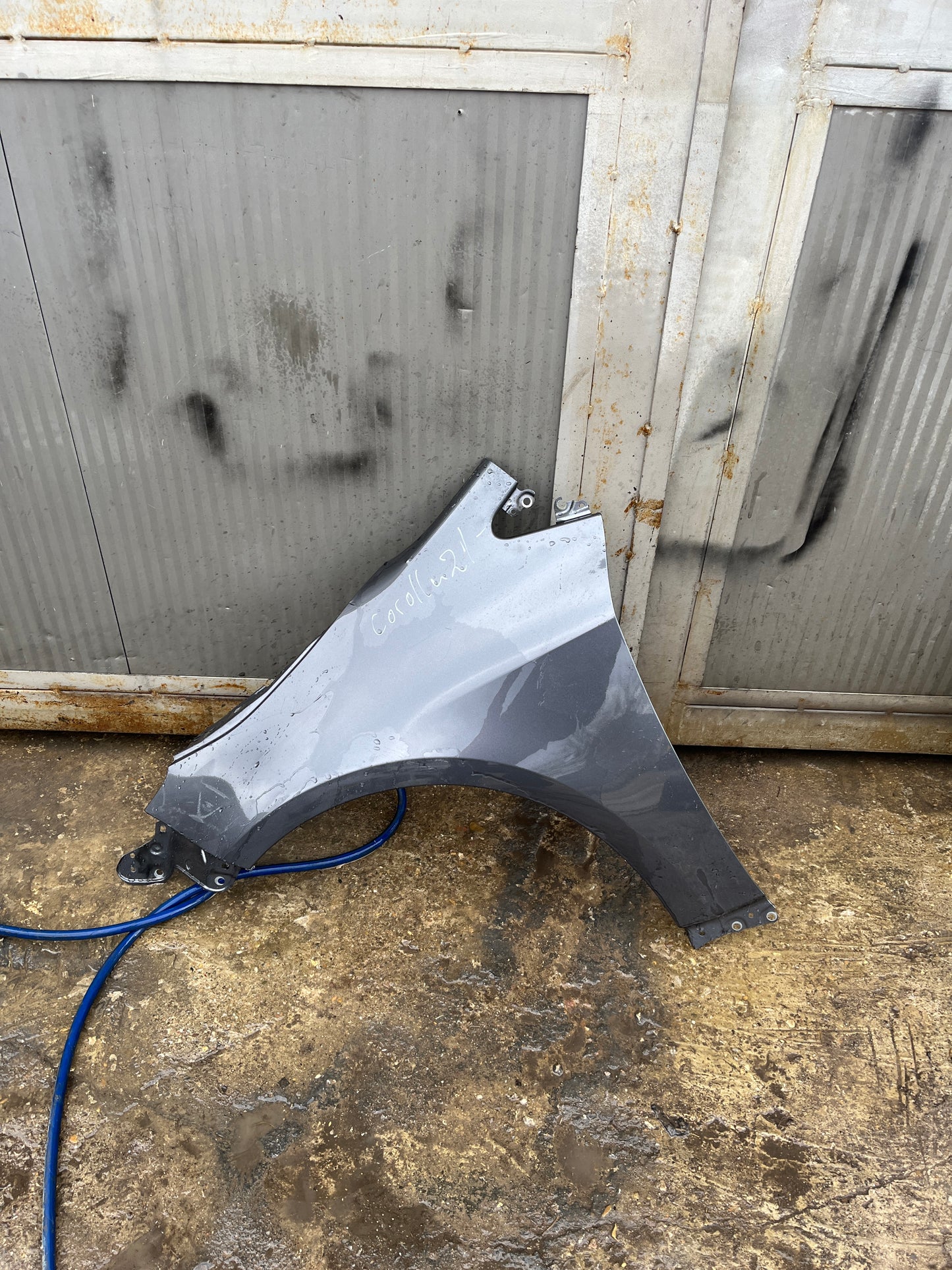 ляв  калник Toyota corolla 18-