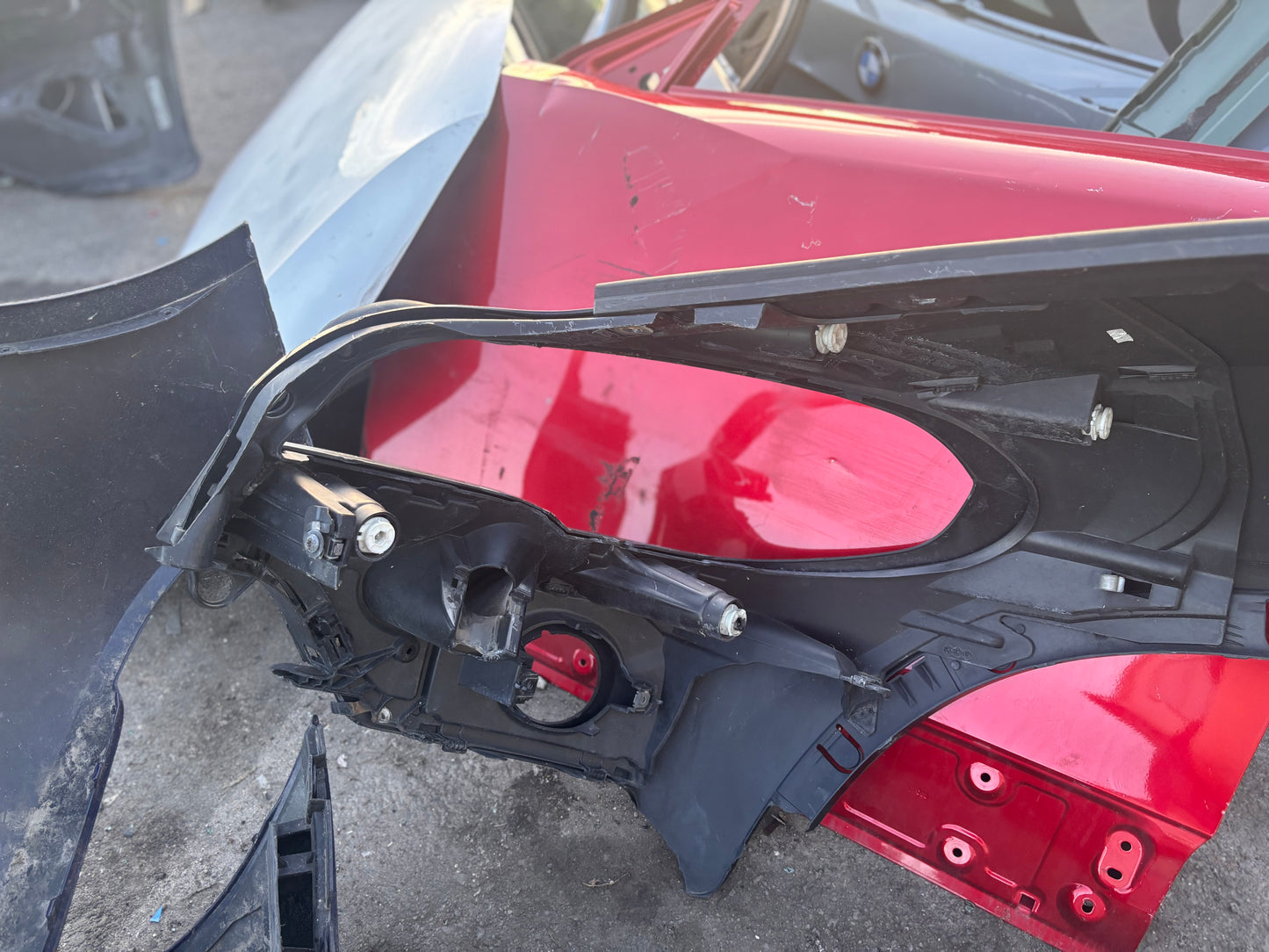 Преден десен калник • BMW X5 E70 (2007–2013)