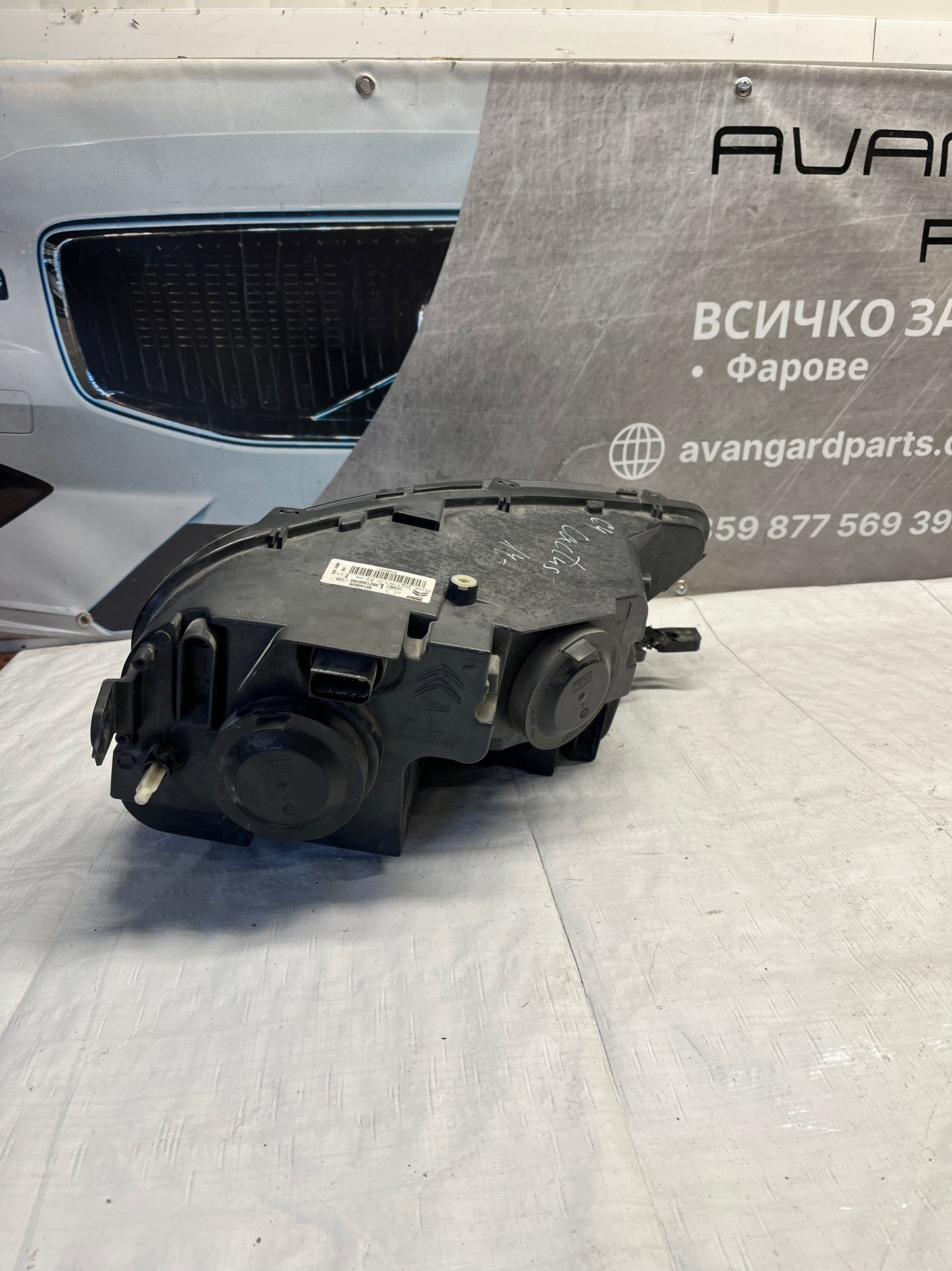 Фар Citroen C4 Cactus 18-