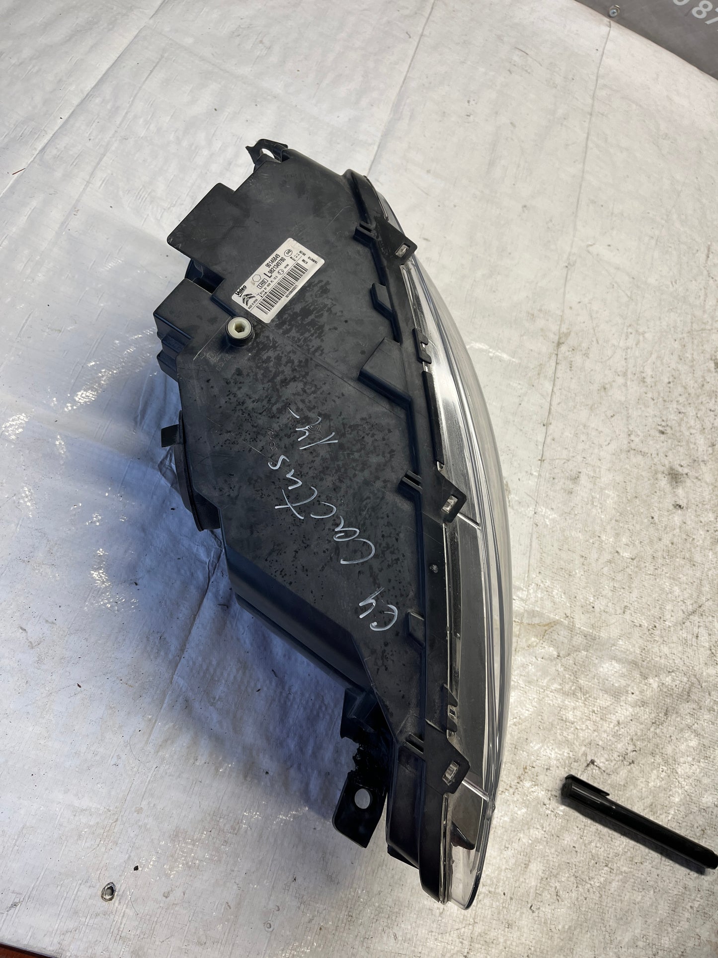 Фар Citroen C4 Cactus 18-